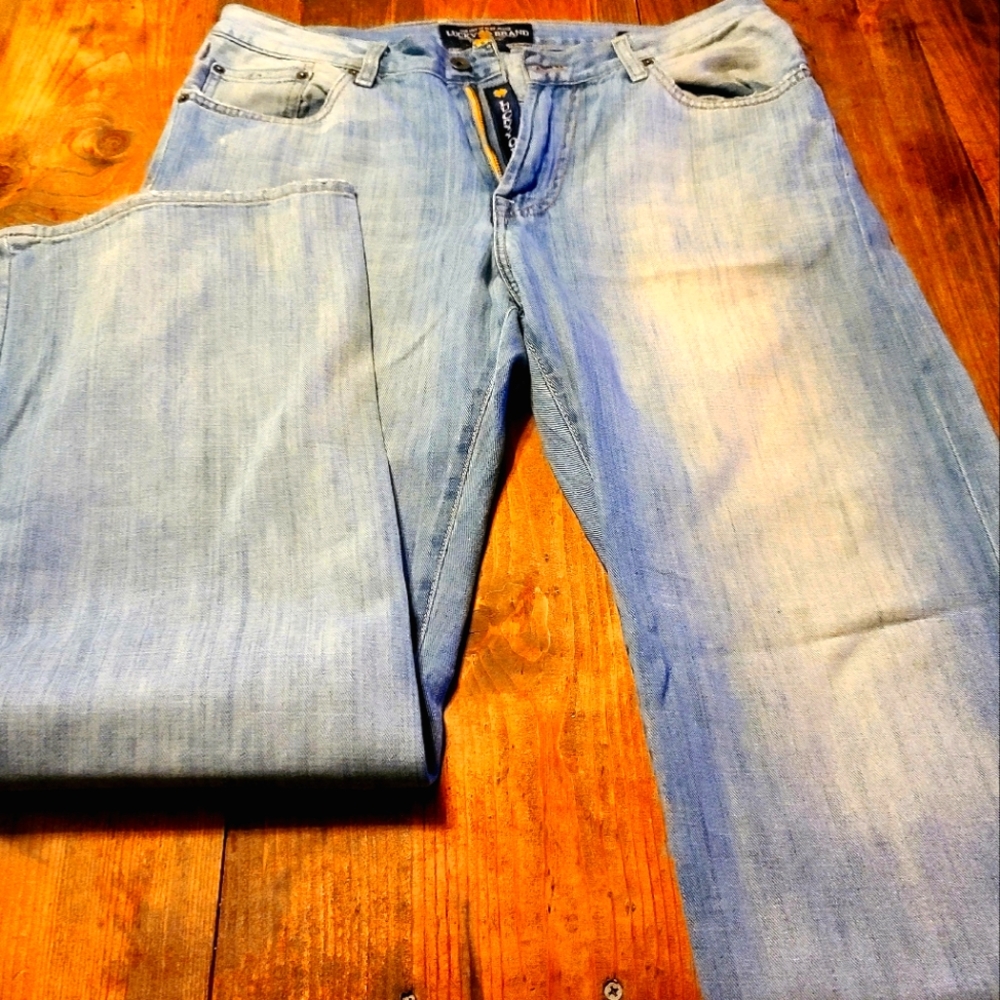 181 Lucky Brand - 32W X 32L